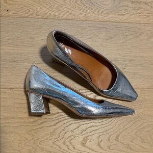 SARTO By Franco Sarto Metallic Regal Silver Heels pumps 8.5